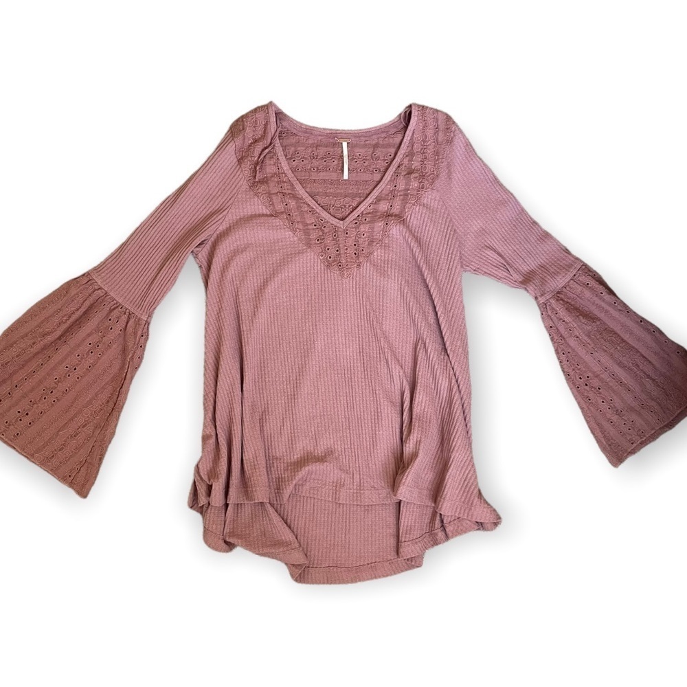 Free People Blush Pink Bohemian Eyelet Lace V Neck Long Tea Towel Sleeve Blouse - Picture 2 of 12